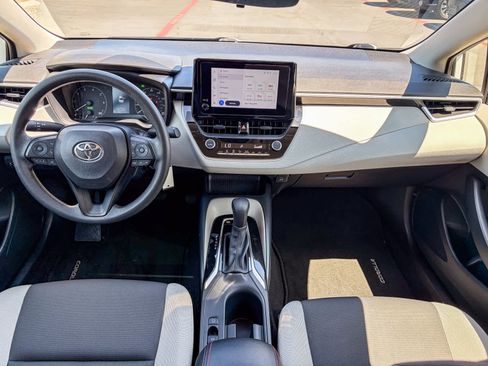 Used 2024 Toyota Corolla LE FWD image 11