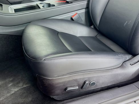 Used 2023 Tesla Model 3 Standard Range image 19