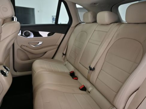 Used 2019 Mercedes-Benz GLC 300 4MATIC w/ Premium Package image 13