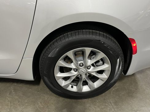 New 2026 Chrysler Pacifica Select AWD/4WD image 25