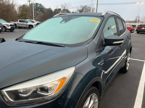 Used 2019 Ford Escape Titanium image 11