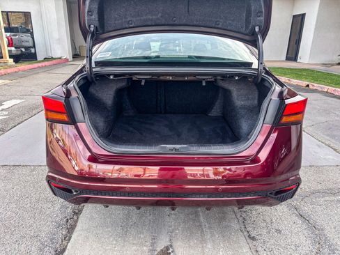 Used 2024 Nissan Altima 2.5 SV image 13