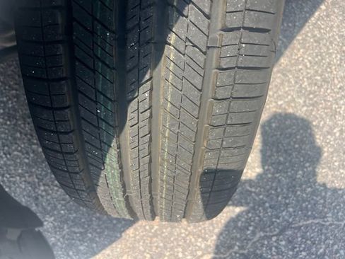 Used 2017 Mercedes-Benz GLE 350 4MATIC image 2