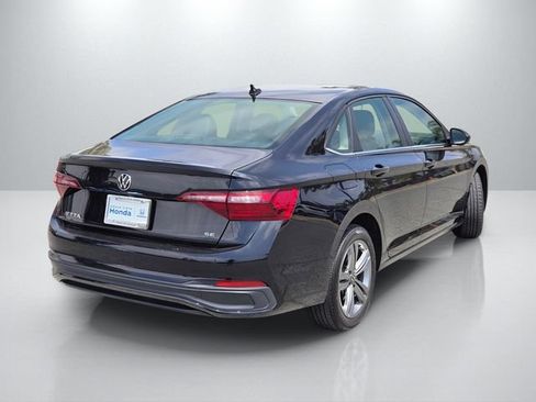 Used 2024 Volkswagen Jetta SE FWD image 7