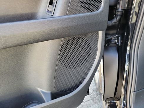 New 2025 Volkswagen ID. Buzz Pro S image 17