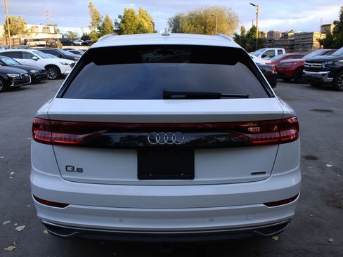 Used 2019 Audi Q8 Premium Plus w/ Premium Plus AWD/4WD image 7