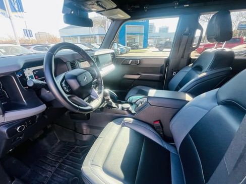 Used 2022 Ford Bronco Black Diamond image 11