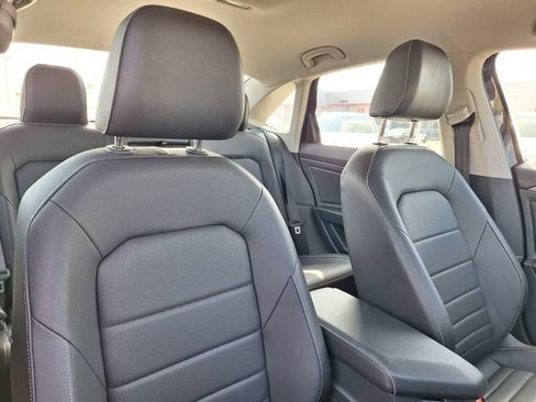 Used 2024 Volkswagen Jetta SE FWD image 24