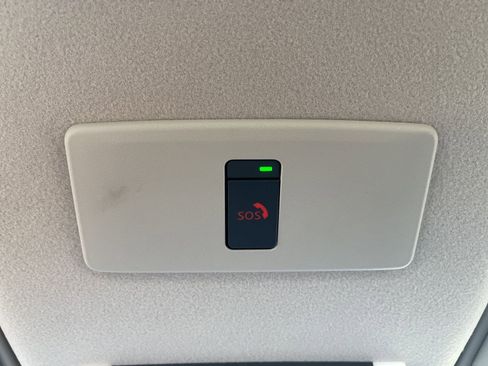 New 2025 Nissan Versa SR image 19