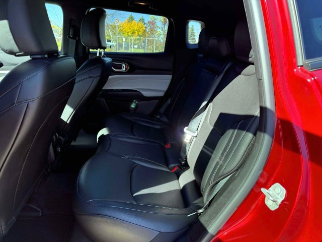 Certified 2025 Jeep Compass Limited AWD/4WD image 13