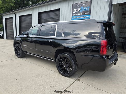 Used 2019 Chevrolet Suburban Premier w/ Premier Plus Edition AWD/4WD image 8