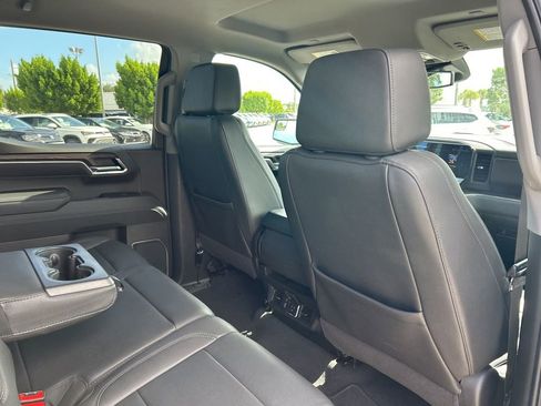 Used 2025 GMC Sierra 1500 SLT image 40