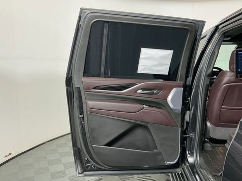 Used 2024 Cadillac Escalade ESV V w/ LPO, ONYX Package image 25