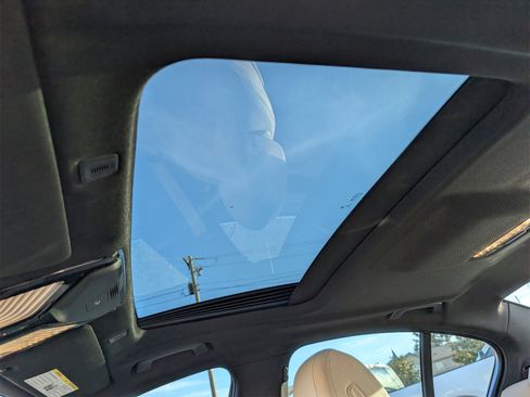 Used 2017 BMW 530i xDrive image 16