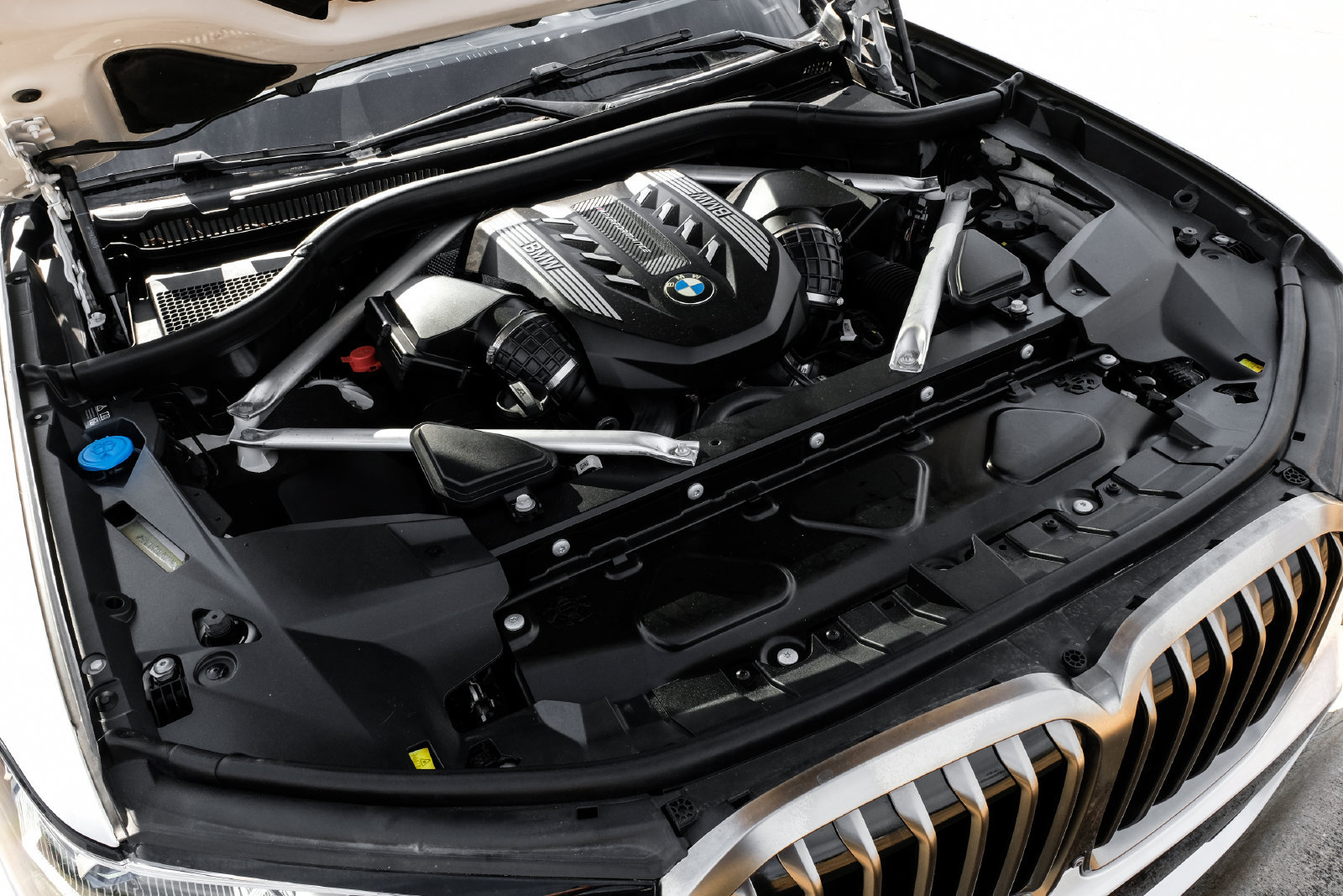 Used 2020 BMW X7 M50i w/ Dynamic Handling Package AWD/4WD image 71