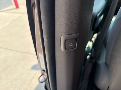 Used 2020 Kia Sedona LX FWD image 13