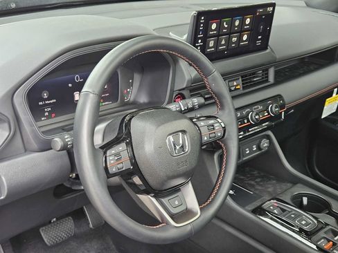 Used 2026 Honda Pilot TrailSport image 2