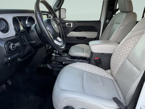 Used 2021 Jeep Wrangler Unlimited Sahara AWD/4WD image 11