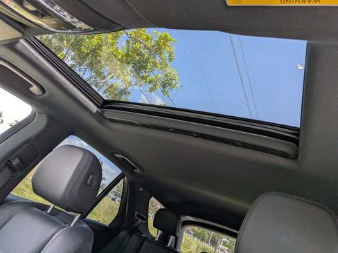 Used 2022 Mercedes-Benz GLE 350 4MATIC image 13