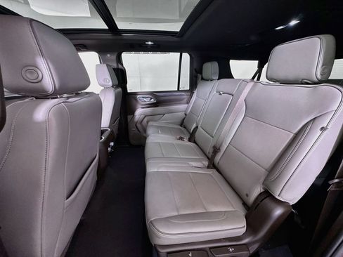Used 2022 GMC Yukon XL SLT w/ SLT Luxury Package AWD/4WD image 26