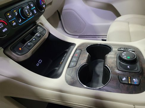 Used 2020 GMC Acadia Denali AWD/4WD image 26
