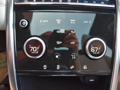 Used 2020 Land Rover Discovery Sport SE AWD/4WD image 33