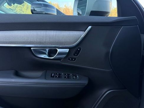 Certified 2024 Volvo V90 B6 Cross Country Plus image 17