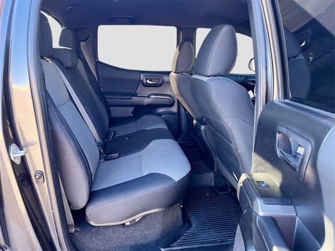 Used 2021 Toyota Tacoma TRD Off-Road image 25