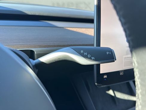 Used 2024 Tesla Model Y Long Range image 17