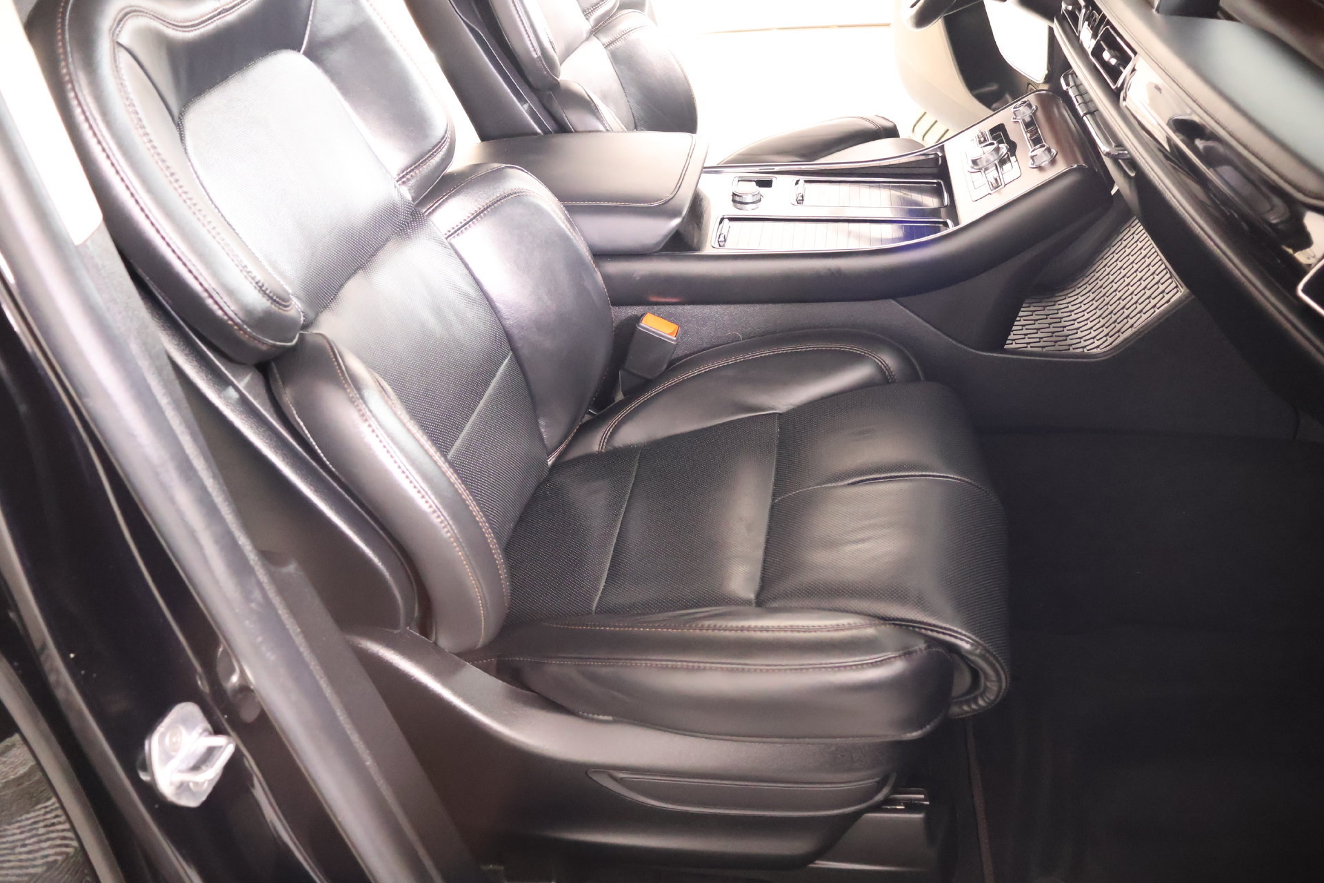 Used 2022 Lincoln Aviator Reserve w/ Equipment Group 201A AWD/4WD image 15
