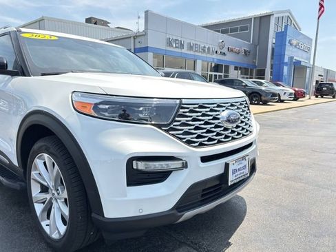 Used 2023 Ford Explorer Platinum w/ Technology Package AWD/4WD image 4