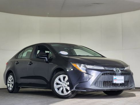 Used 2020 Toyota Corolla LE image 1