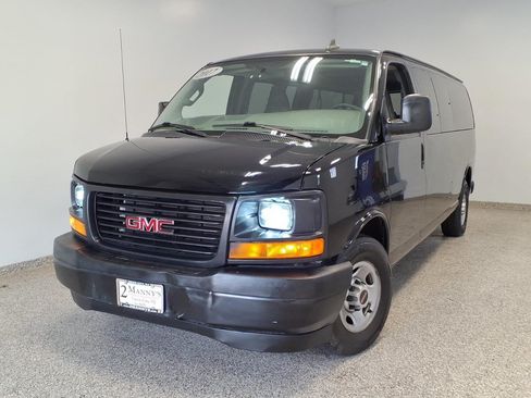 Used 2017 GMC Savana 3500 LS RWD image 1