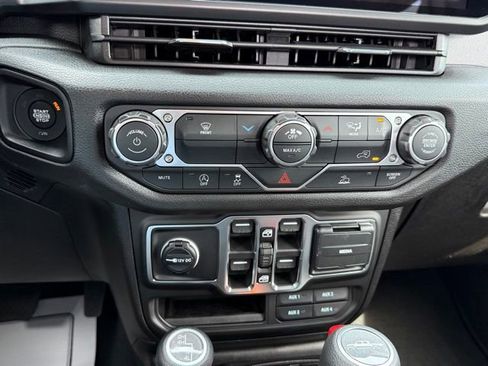 New 2026 Jeep Gladiator Sport AWD/4WD image 22