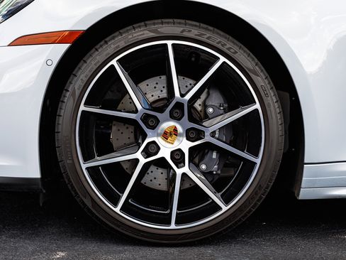Used 2025 Porsche 911 Carrera image 7