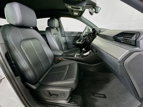 Used 2025 Audi Q3 2.0T Premium AWD/4WD image 32