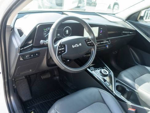 Used 2023 Kia Niro Wind w/ Wind Preserve Package FWD image 15