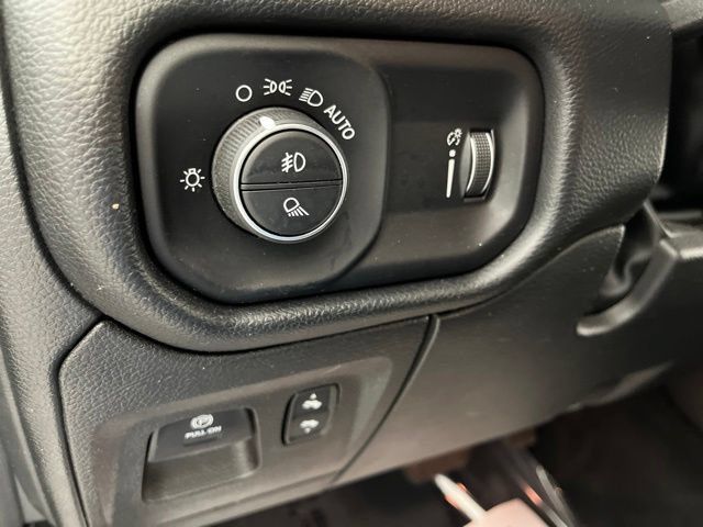 Used 2022 RAM 1500 Big Horn AWD/4WD image 34