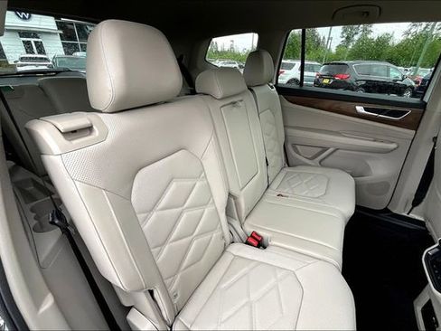 New 2025 Volkswagen Atlas SE image 23