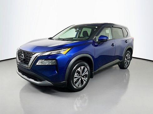 Used 2022 Nissan Rogue SV image 3