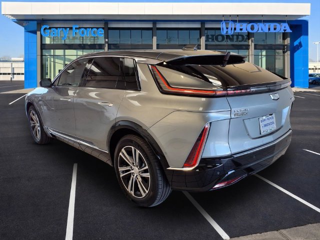 Used 2025 Cadillac Lyriq Luxury RWD image 3