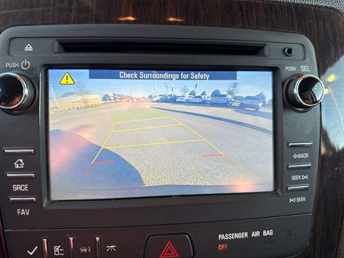 Used 2015 Chevrolet Traverse LT w/ Style and Technology Package AWD/4WD image 26