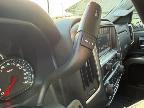 Used 2018 Chevrolet Silverado 1500 LT image 25