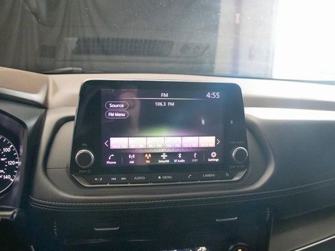 Used 2022 Nissan Rogue SV image 32