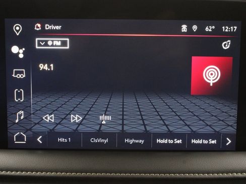 Used 2024 GMC Yukon XL SLT w/ SLT Luxury Package image 24