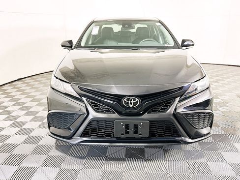 Used 2024 Toyota Camry SE image 8