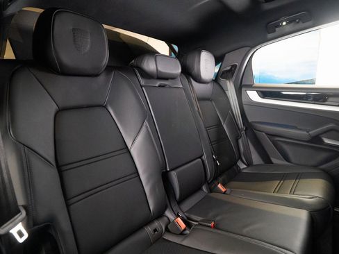 New 2026 Porsche Cayenne S image 40