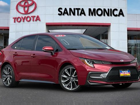 Used 2022 Toyota Corolla SE FWD image 2