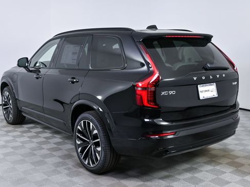 New 2026 Volvo XC90 T8 Ultra w/ Protection Package AWD/4WD image 3