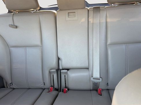 Used 2013 Ford Edge Limited FWD image 12